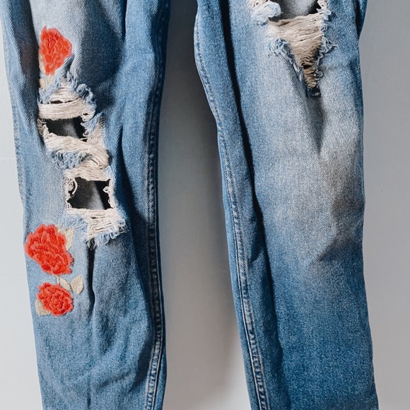 rose patch Hollister jeans + ripped jeans + high rise jeans - Picture 2 of 5